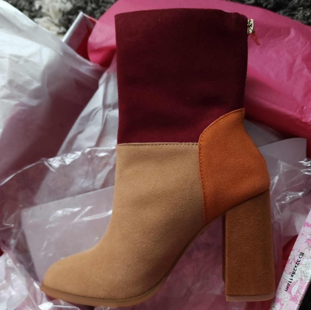 Chinese Laundry Tri Color Suede Booties New In Box - Picture 12 of 15